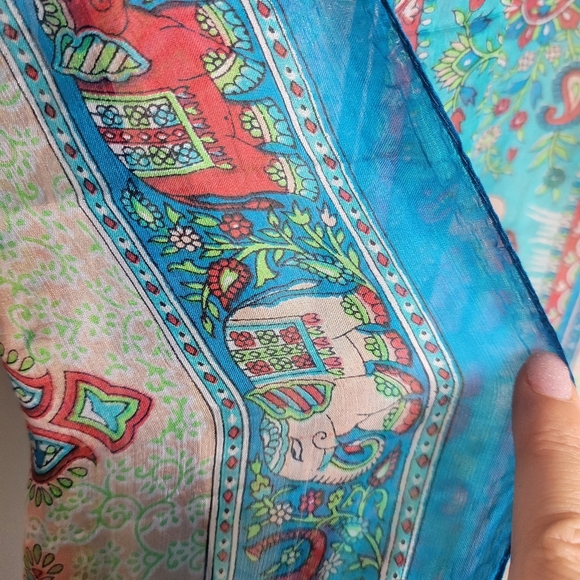100% Pure Silk Elephant Scarf 68 X 20. - Picture 9 of 10